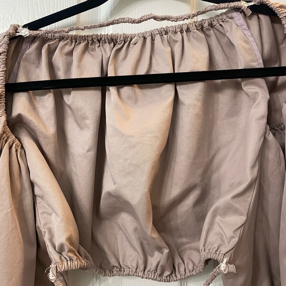 Backless Blouse - Picture 4 of 6